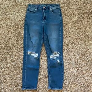 Women’s American Eagle Mom jeans